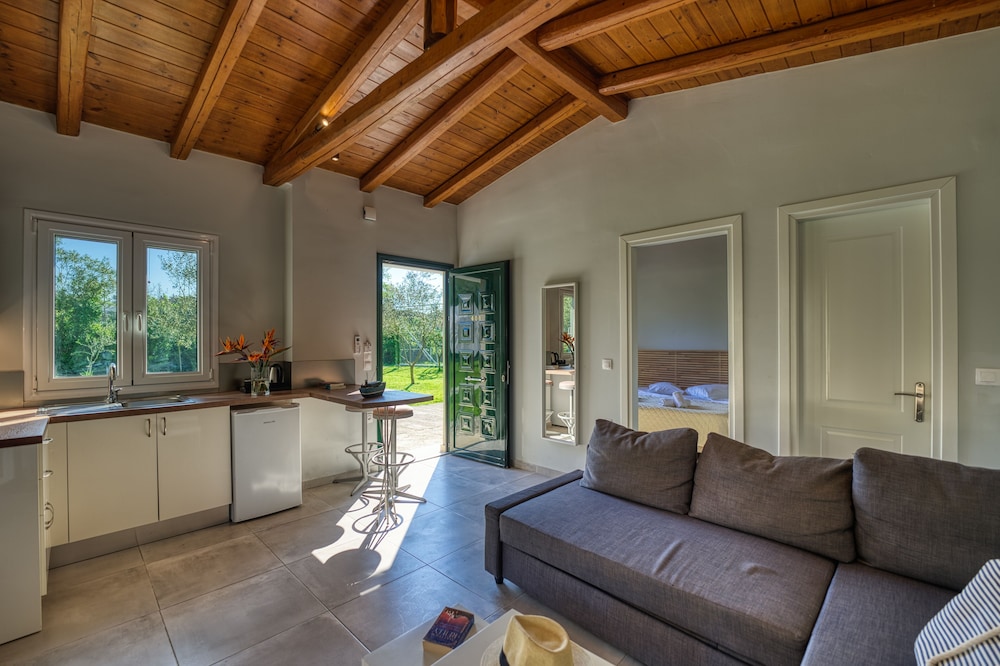 Folies Corfu Hotel Apartments 26/50