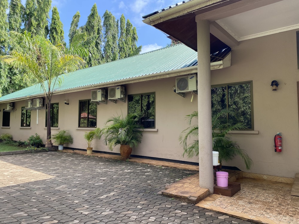 Sangana Lodge 4/50