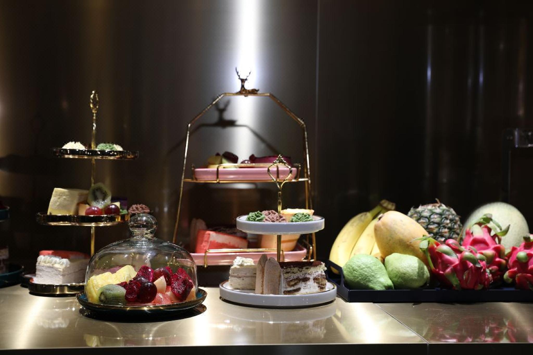 LAYFLAT HOTEL 8/31