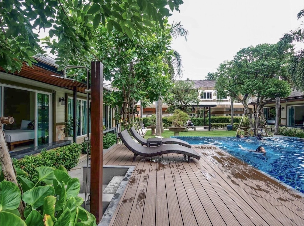 Nirundorn Resort 30/50