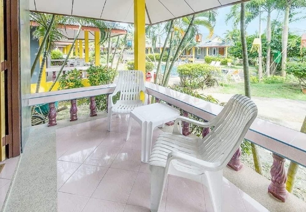 Lanta New Beach Bungalows 33/50