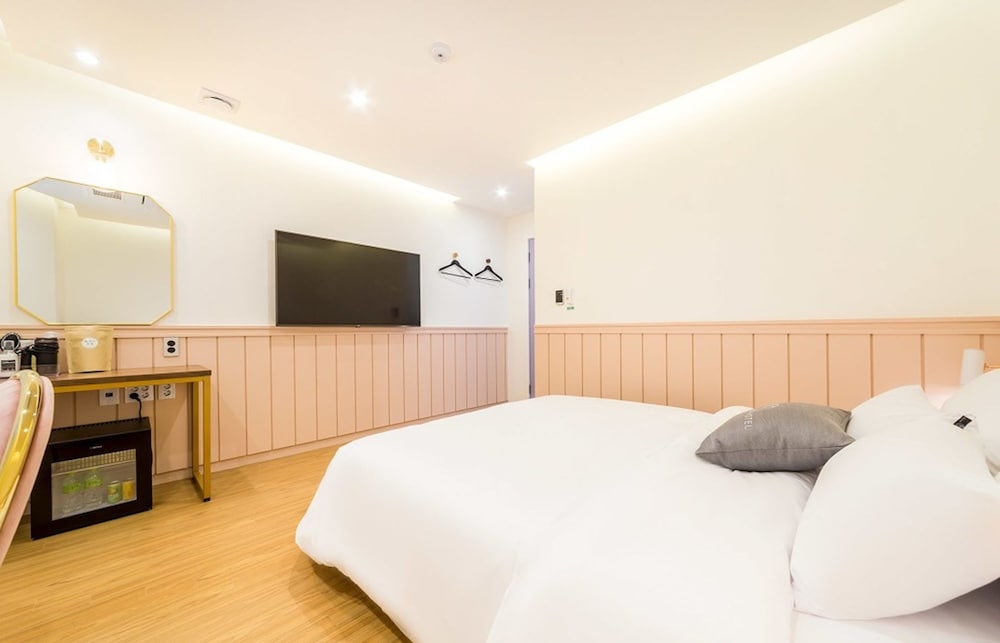Plain Hotel 14/24