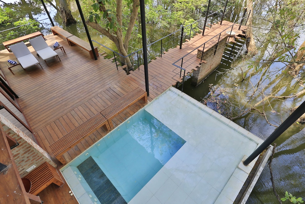 Kalundewa Retreat 36/65