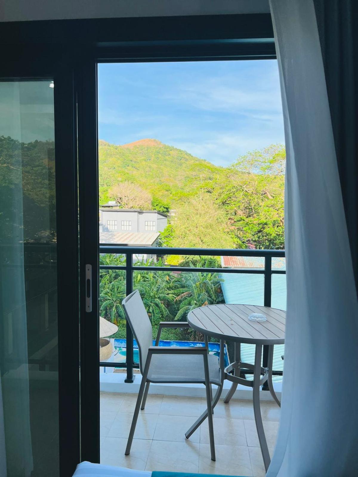 Ocean Star Hotel Coron 29/50