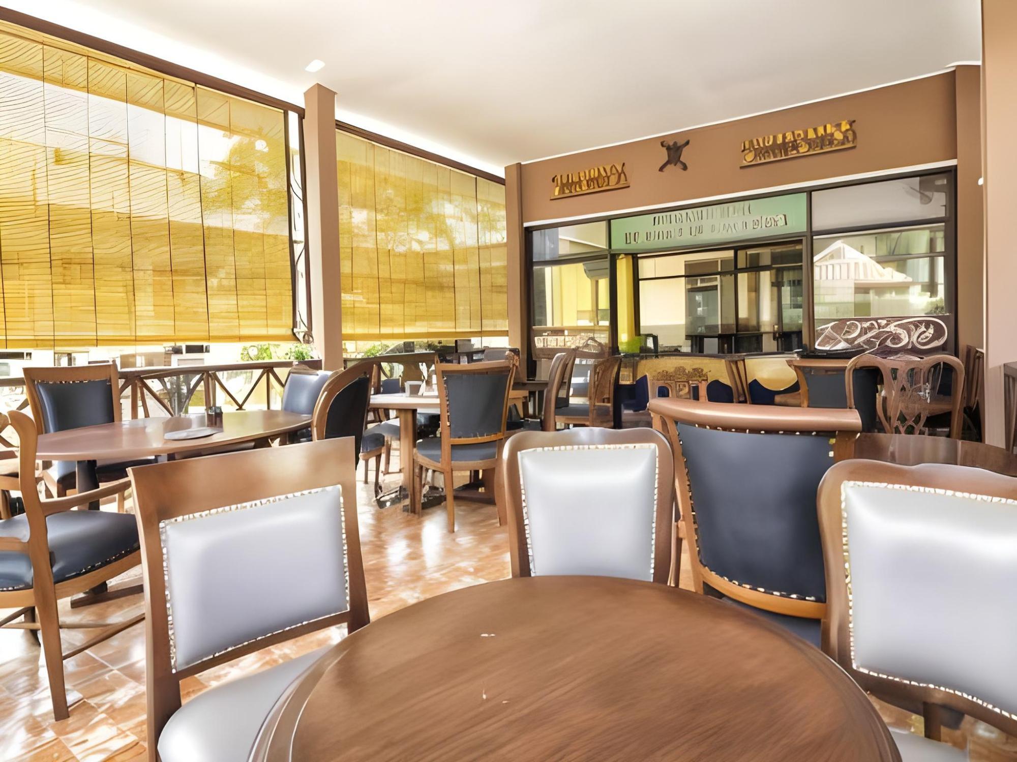 restaurant cafeteria