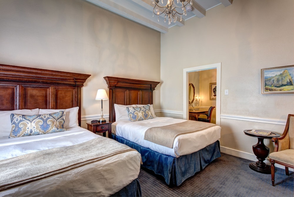 Hotel St Pierre French Quarter 19/78
