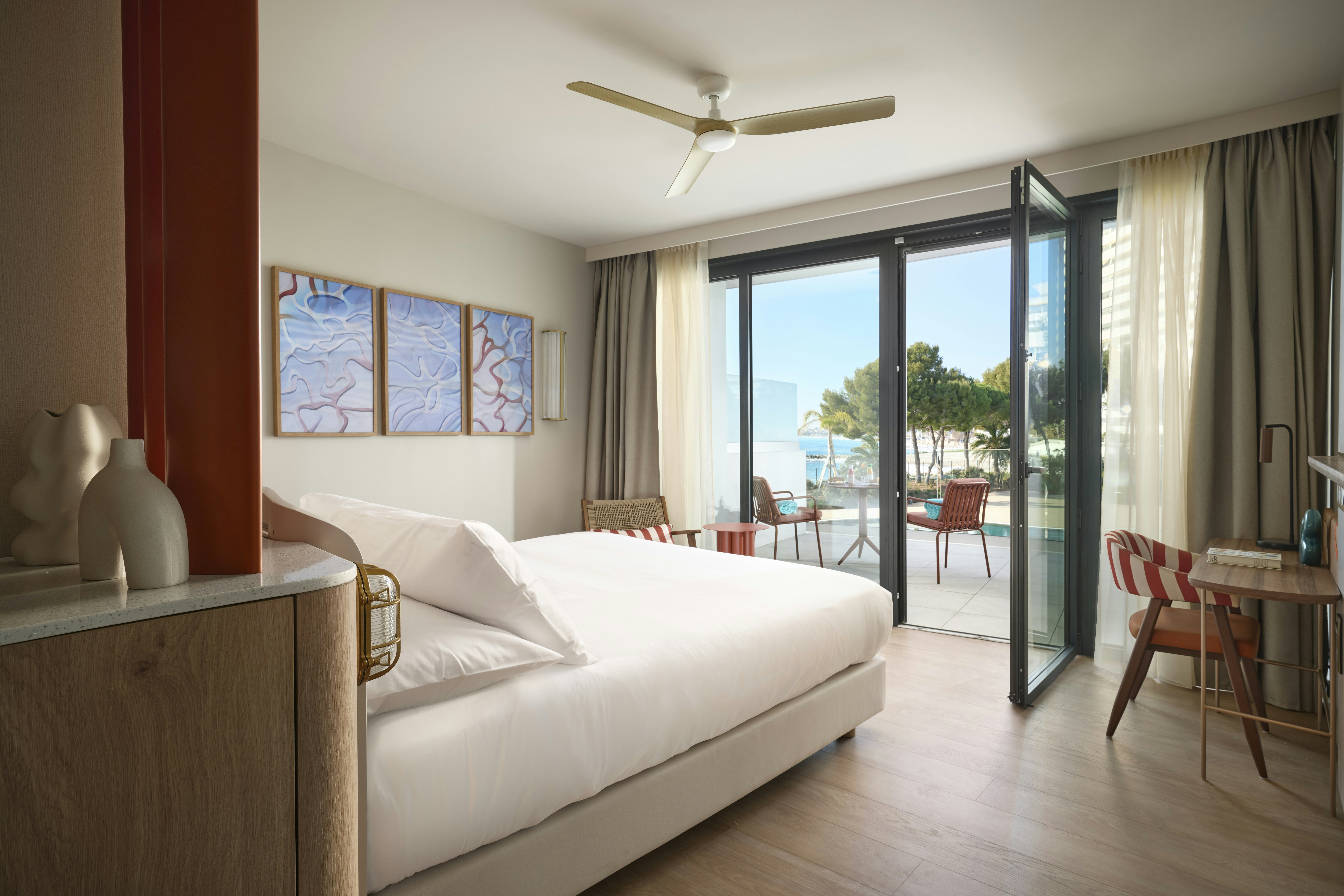 Deluxe, King Bed, Lagoon View