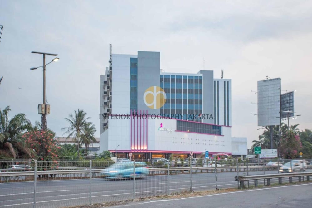 Orchardz Hotel Bandara 2/29