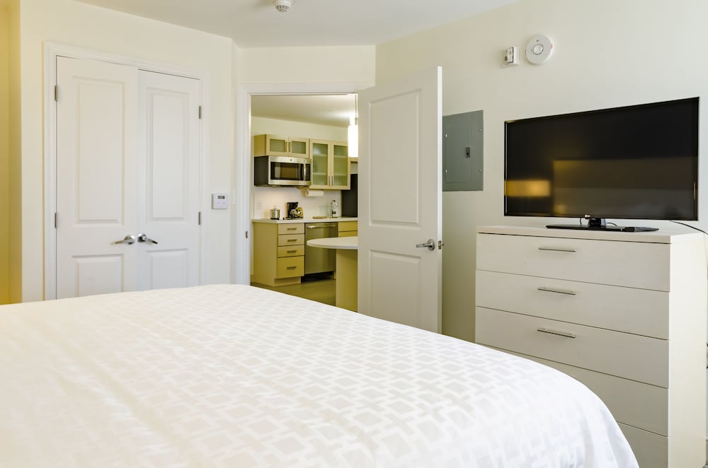 CANDLEWOOD SUITES MIAMI INTL AIRPORT - 36TH ST 24/59