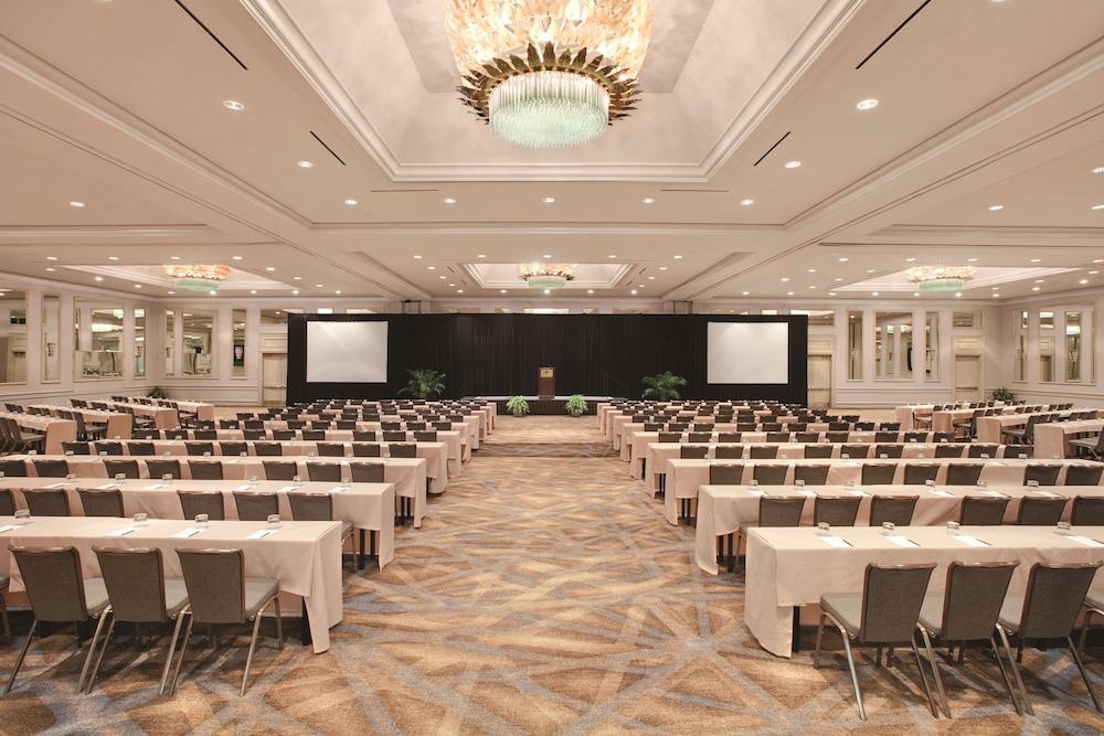 Hyatt Regency Birmingham-The Wynfrey Hotel 33/34