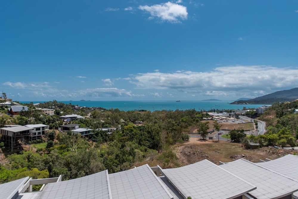 Azure Sea Whitsundays 47/51