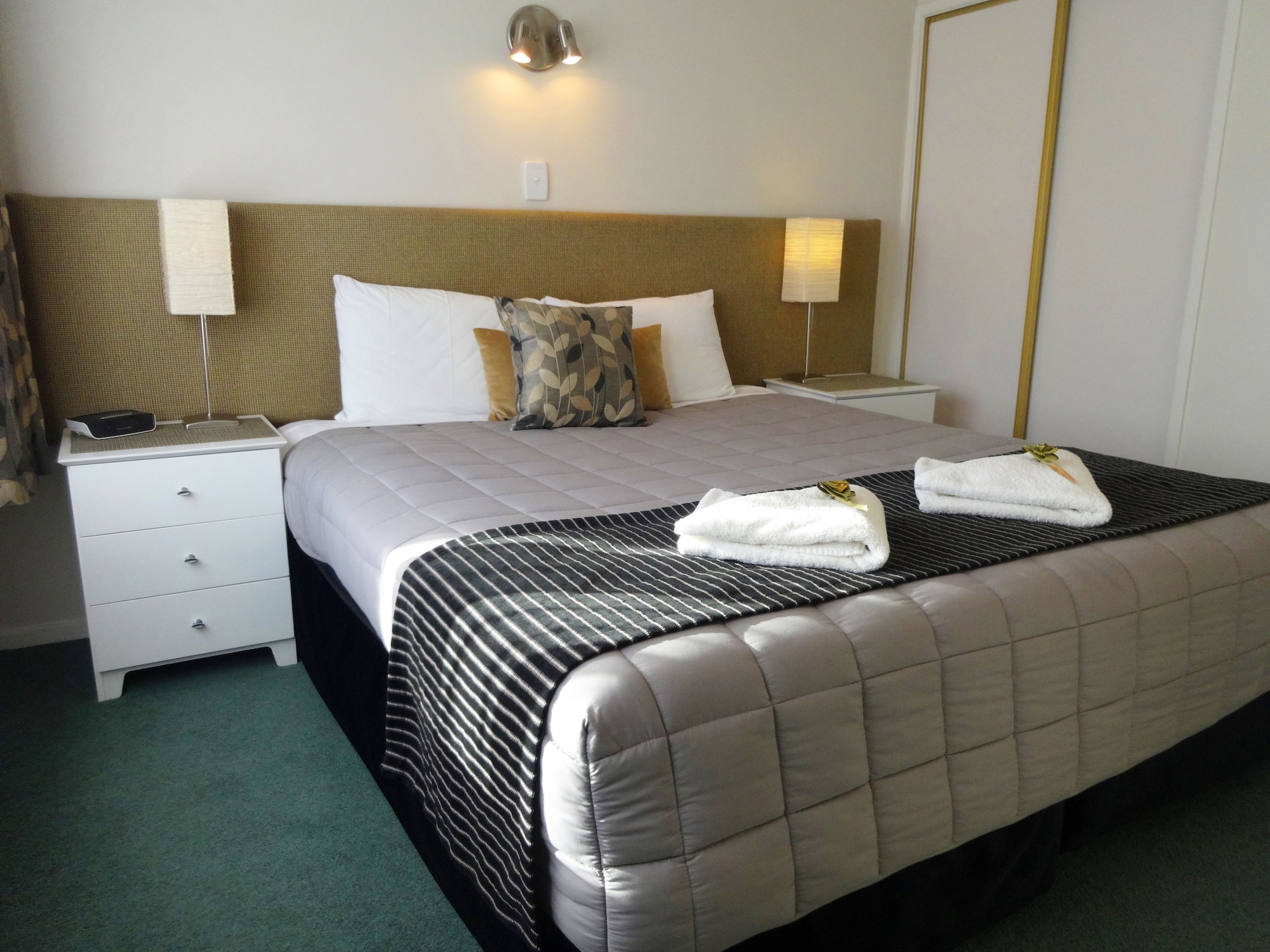 2 BEDROOMS, APARTMENT