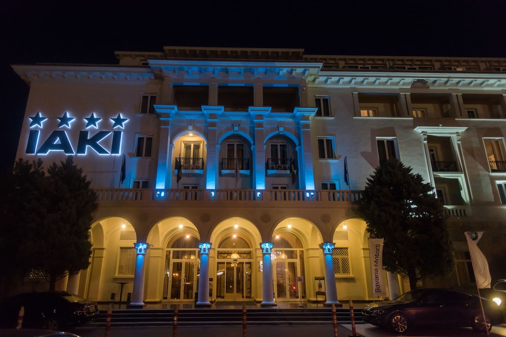 Iaki Hotel 1/50