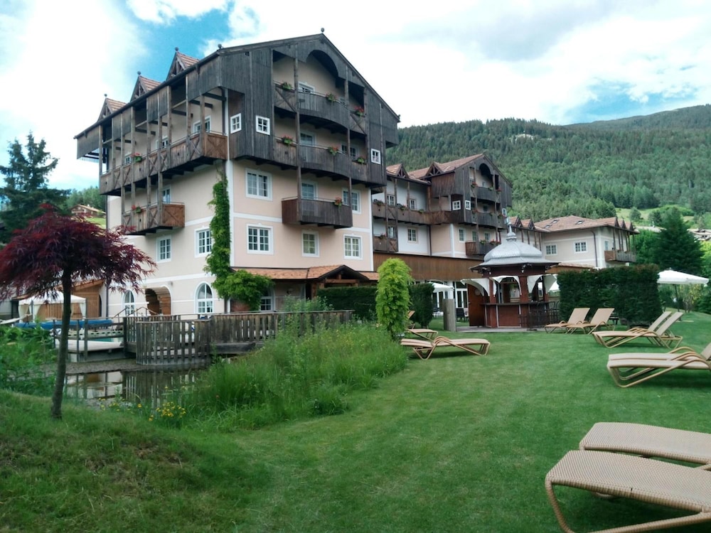 Alpen Hotel Eghel 61/68