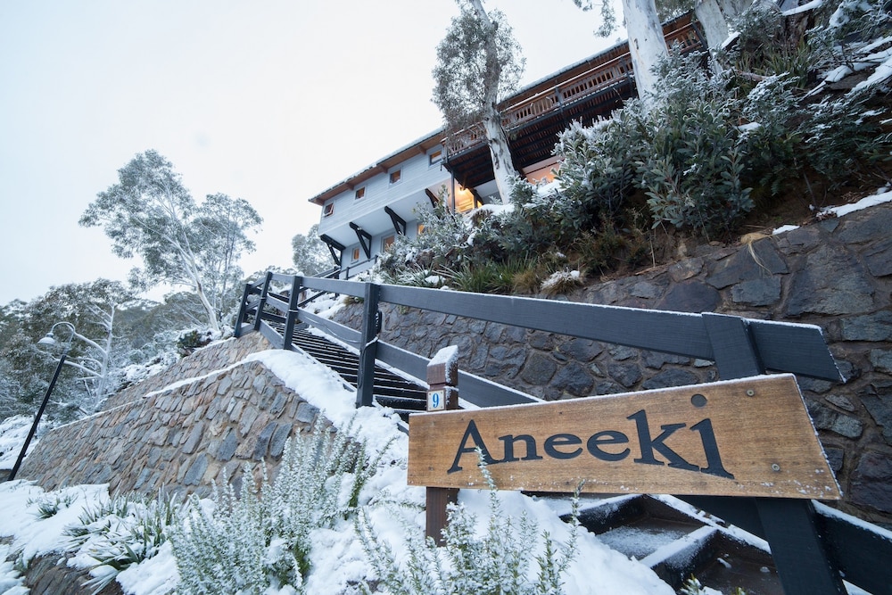 Aneeki Ski Lodge 3/51