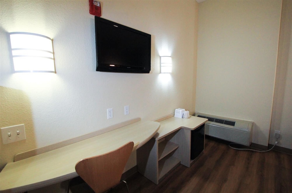 Motel6 San Antonio Tx Airport 35/60