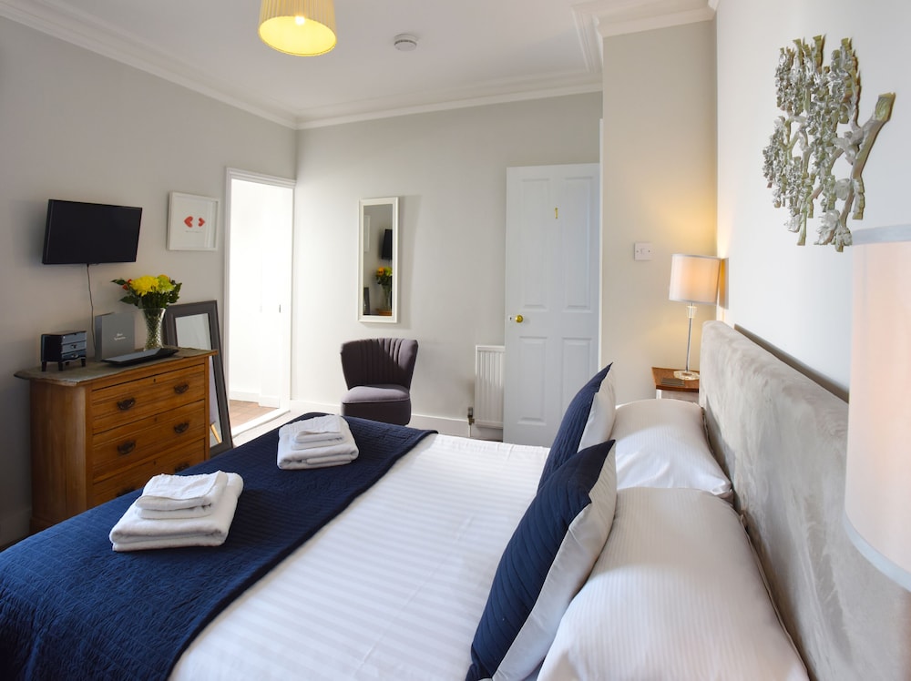 Arthouse, Villa, 2 King Beds, Single Bed, City View, Sofa
