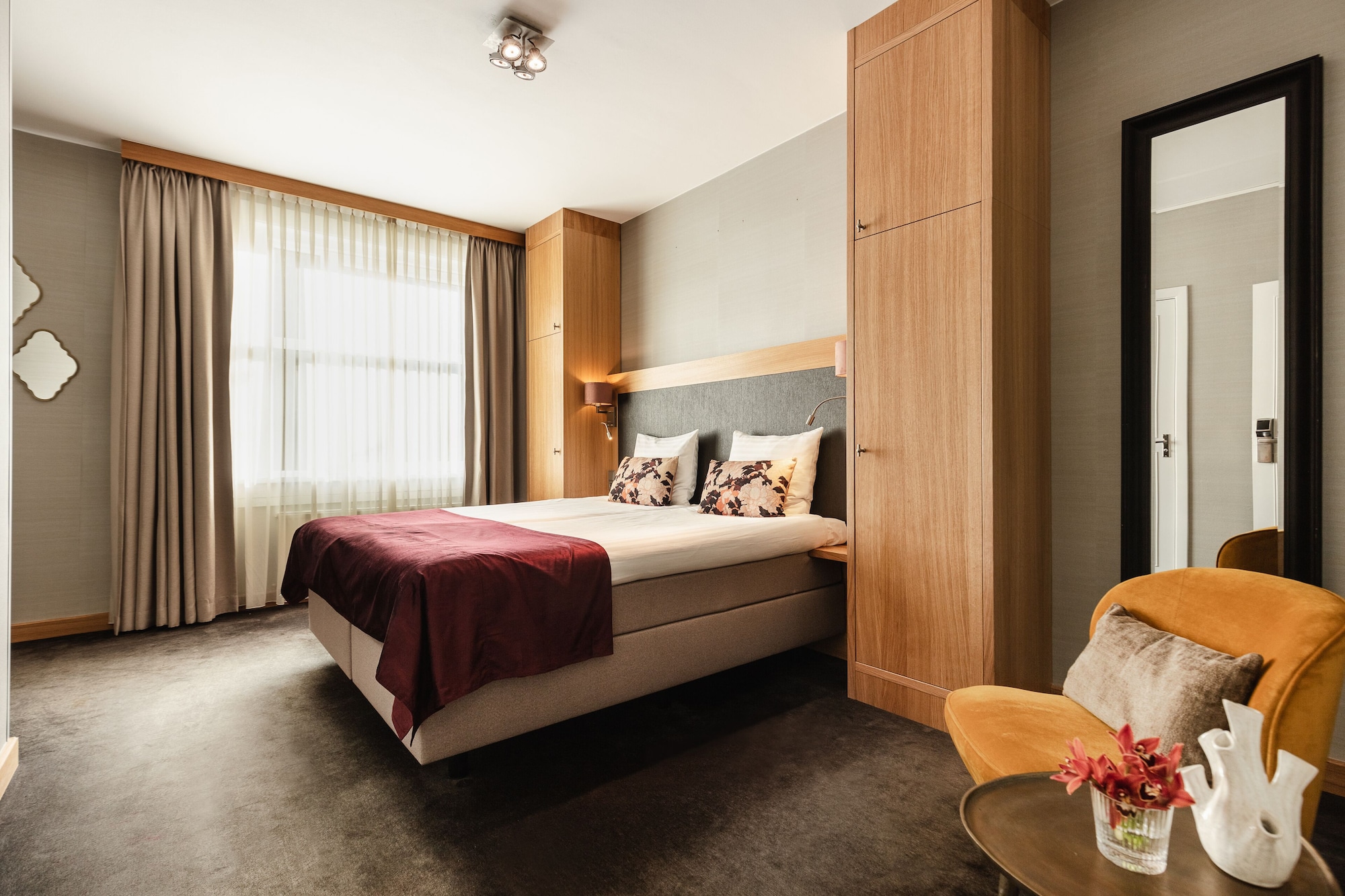 SUPERIOR, TWIN BEDS