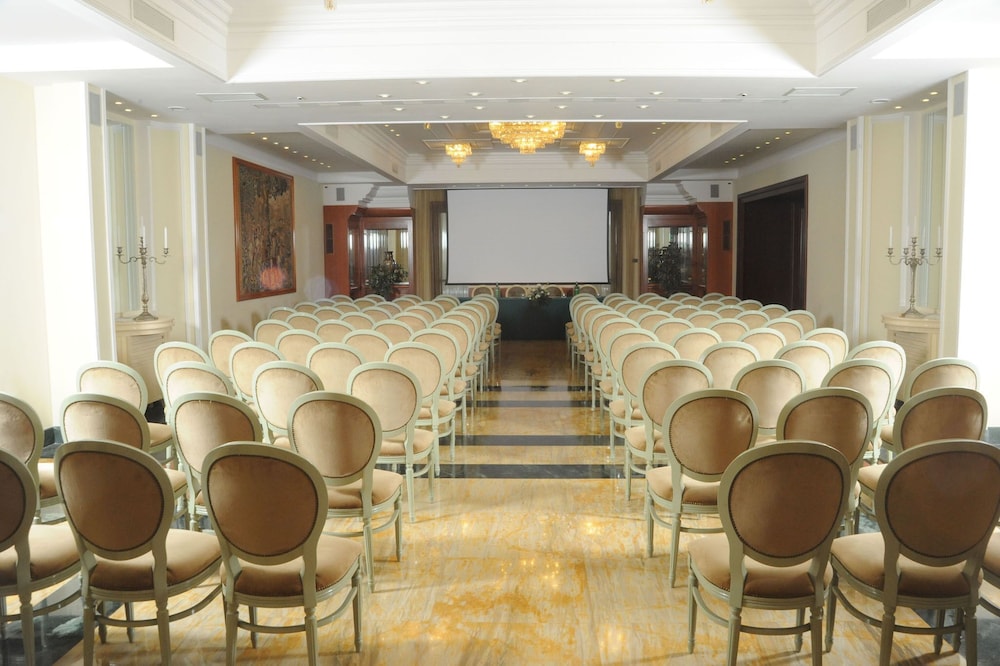 LH Hotel Domus Caesari 35/42