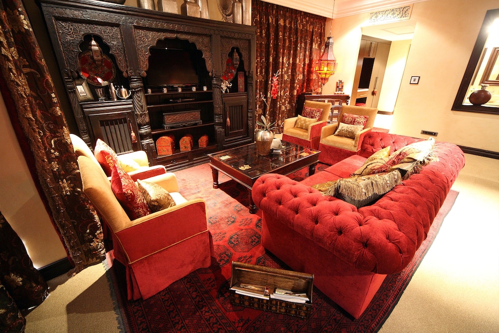 Fusion Boutique Hotel 35/68