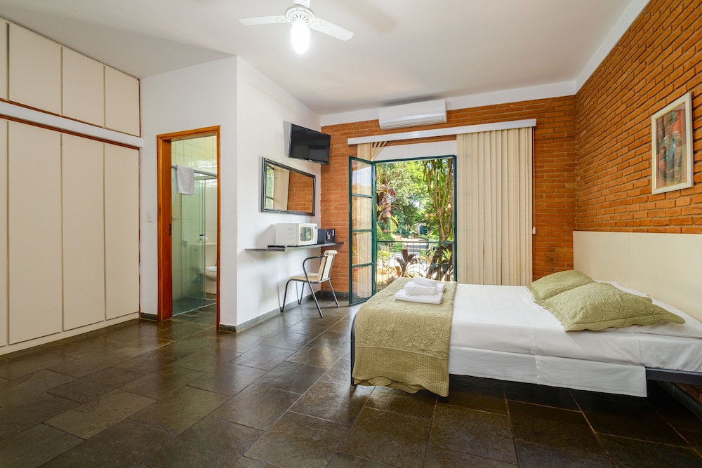 Grinbergs Village Hotel 14/46
