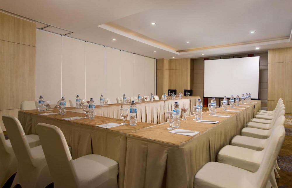 Hotel Santika Mega City Bekasi 46/49