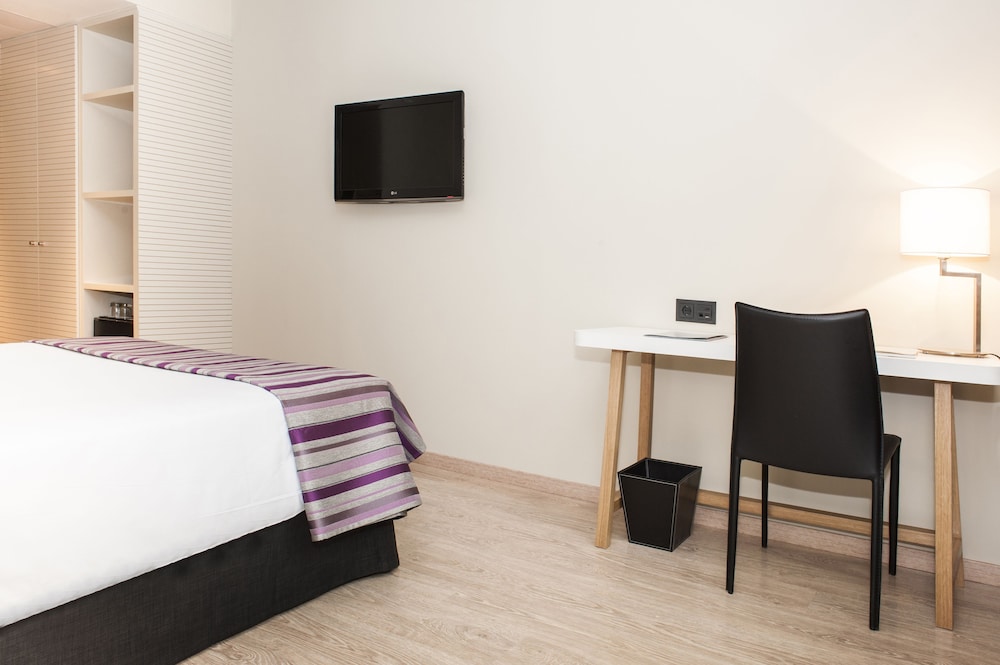 Exe Moncloa Hotel 27/70