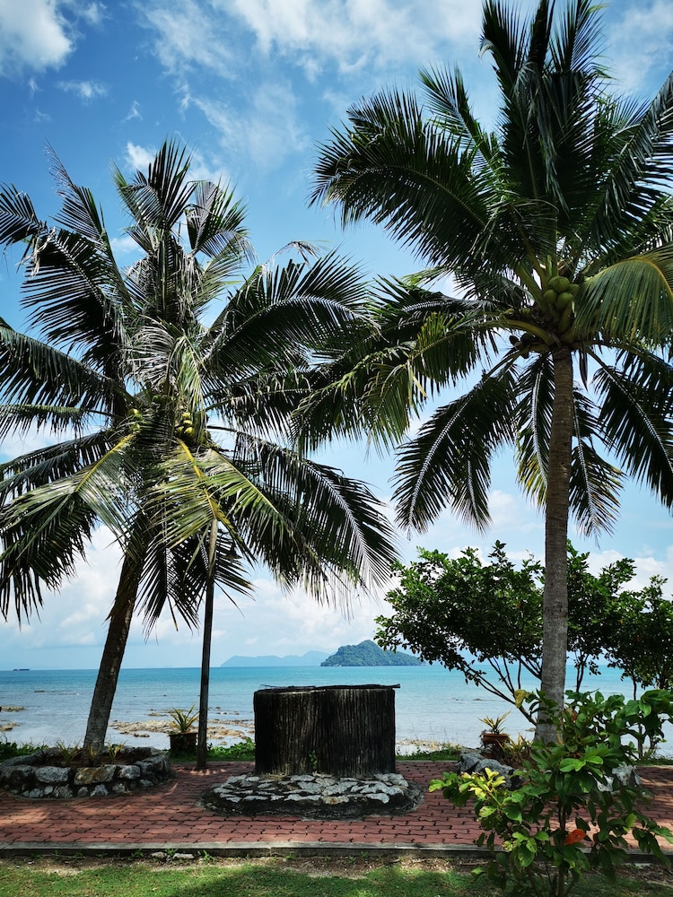 Tanjung Puteri Motel 33/41