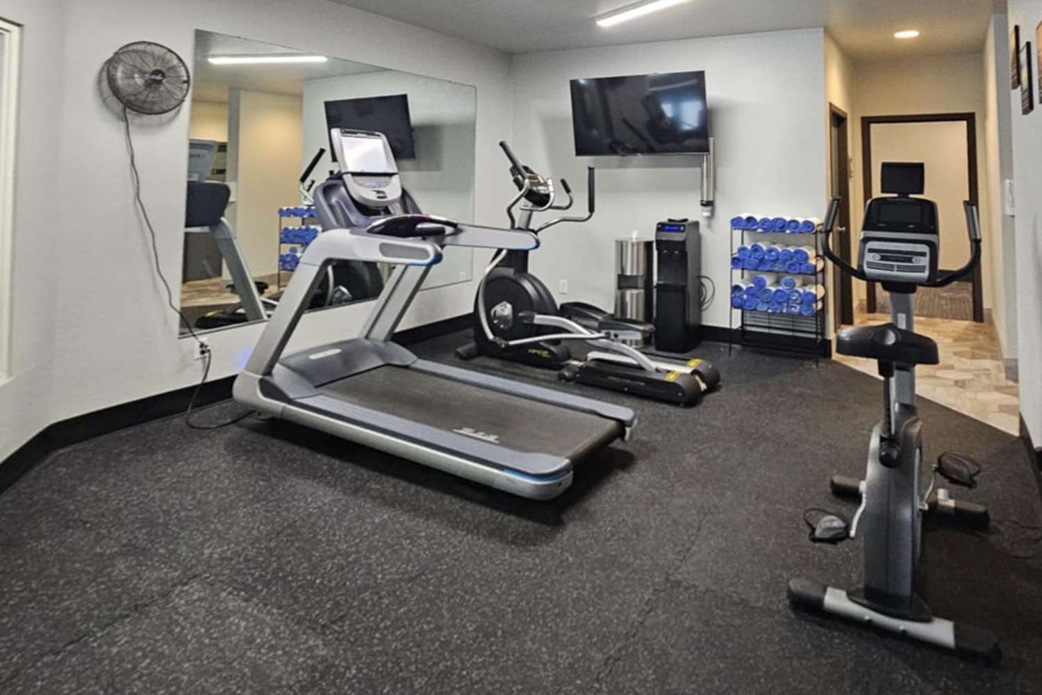 Edgewater Inn and Suites, Ascend Hotel Collection 18/27