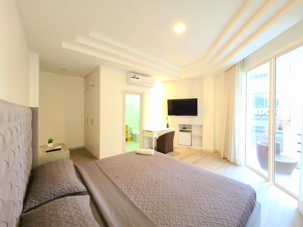 La Fontana Hotel 9/33
