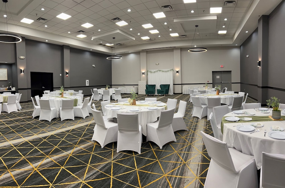 Holiday Inn Hotel Suites Phoenix Mesa Chandler 43/56