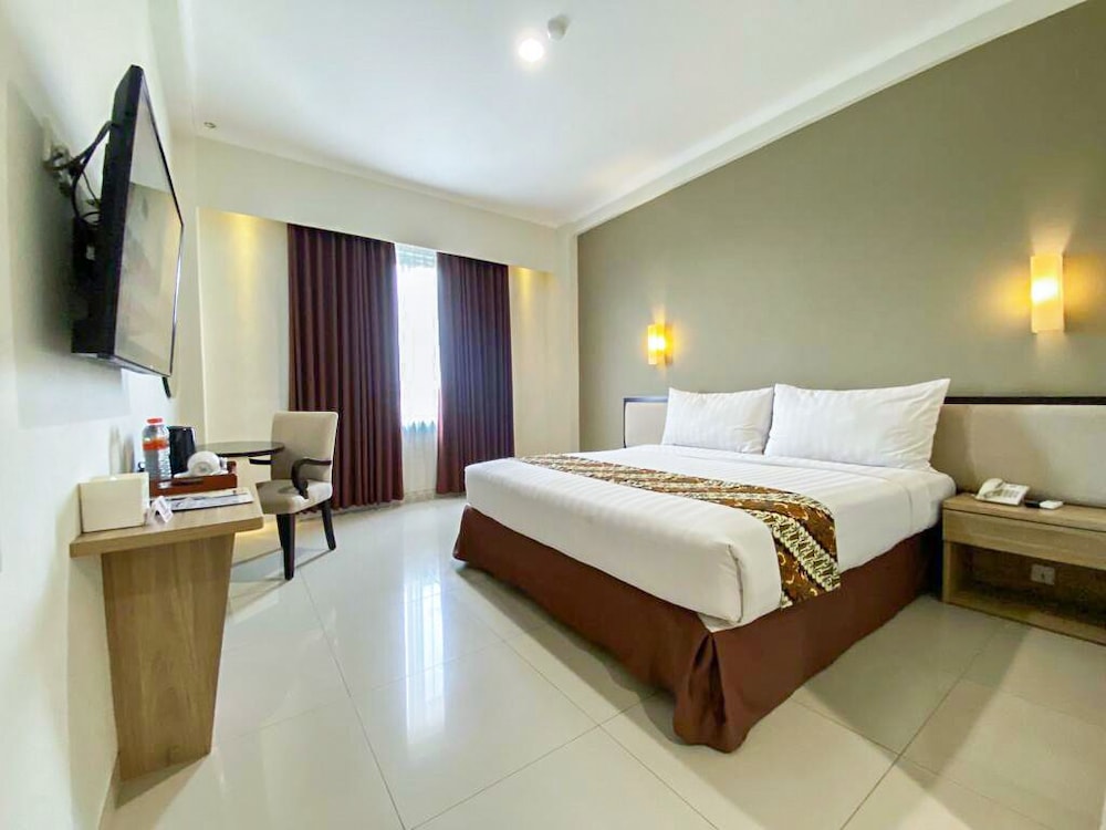 2 BEDROOMS, DELUXE