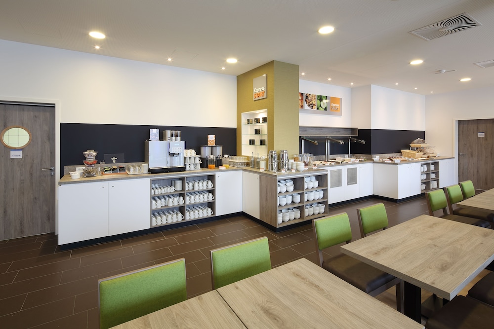 Holiday Inn Express Friedrichshafen 43/76