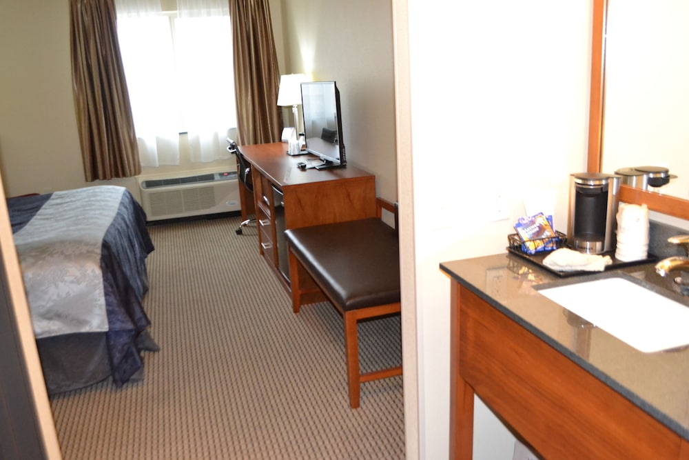 Baymont by Wyndham Grand Forks 22/43