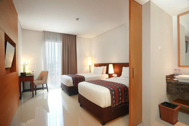 Junior Suite, Double or Twin Bed, Wimarion Hotel Semarang 2/3