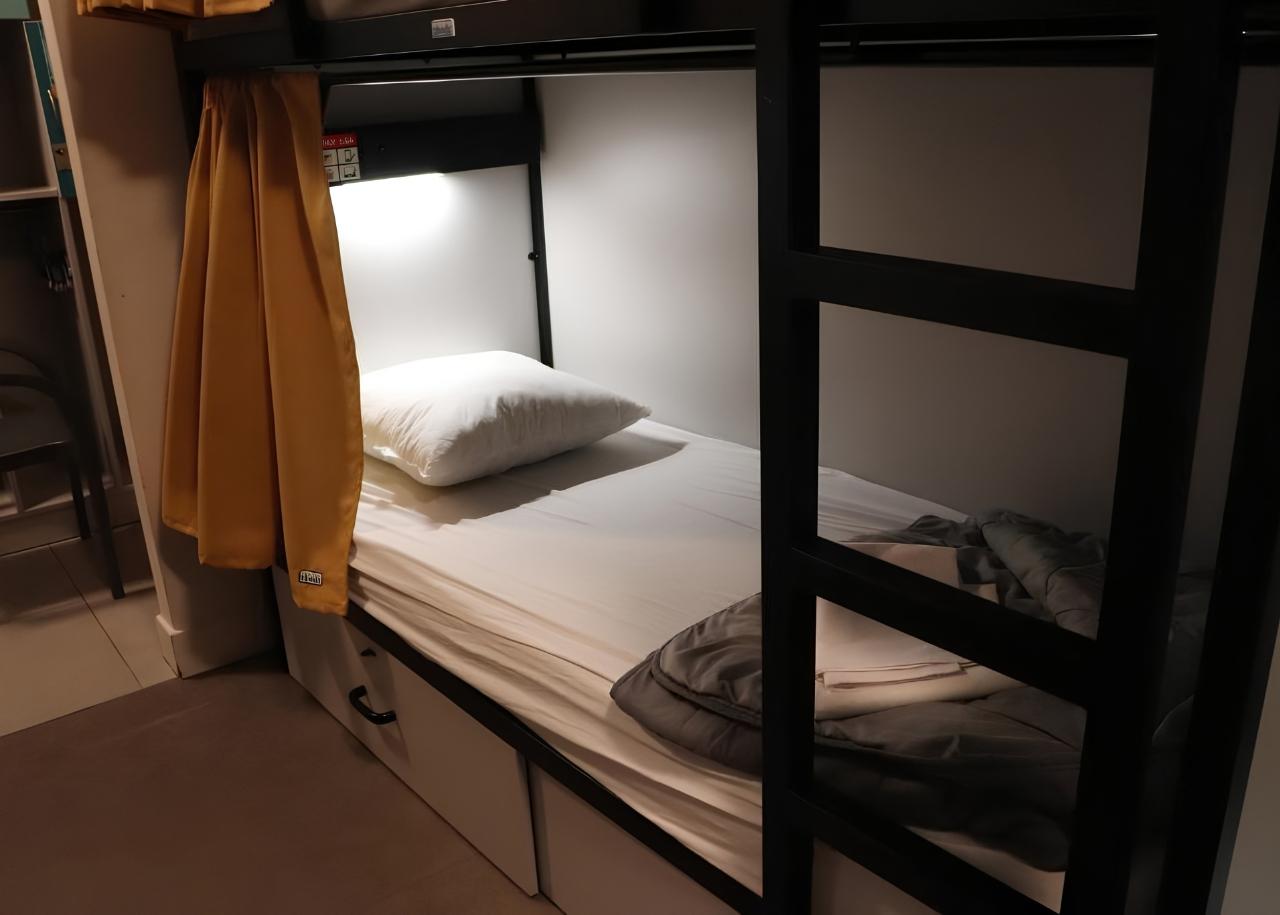 Female Dorm, Female Only, 6 Beds