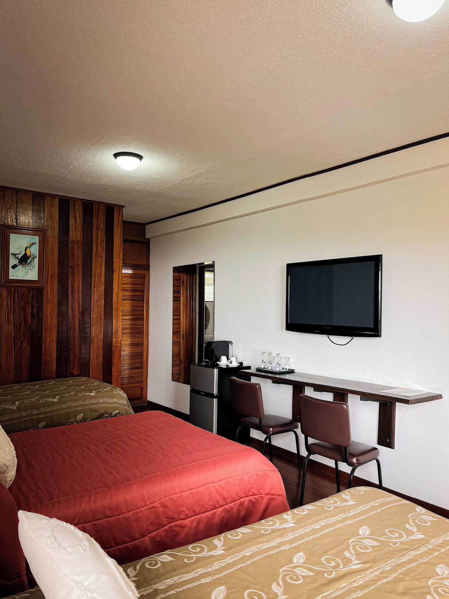 غرفة قياسية بسرير مزدوج بإطلالة على الحديقة، Hotel de Montana Monteverde 8/10