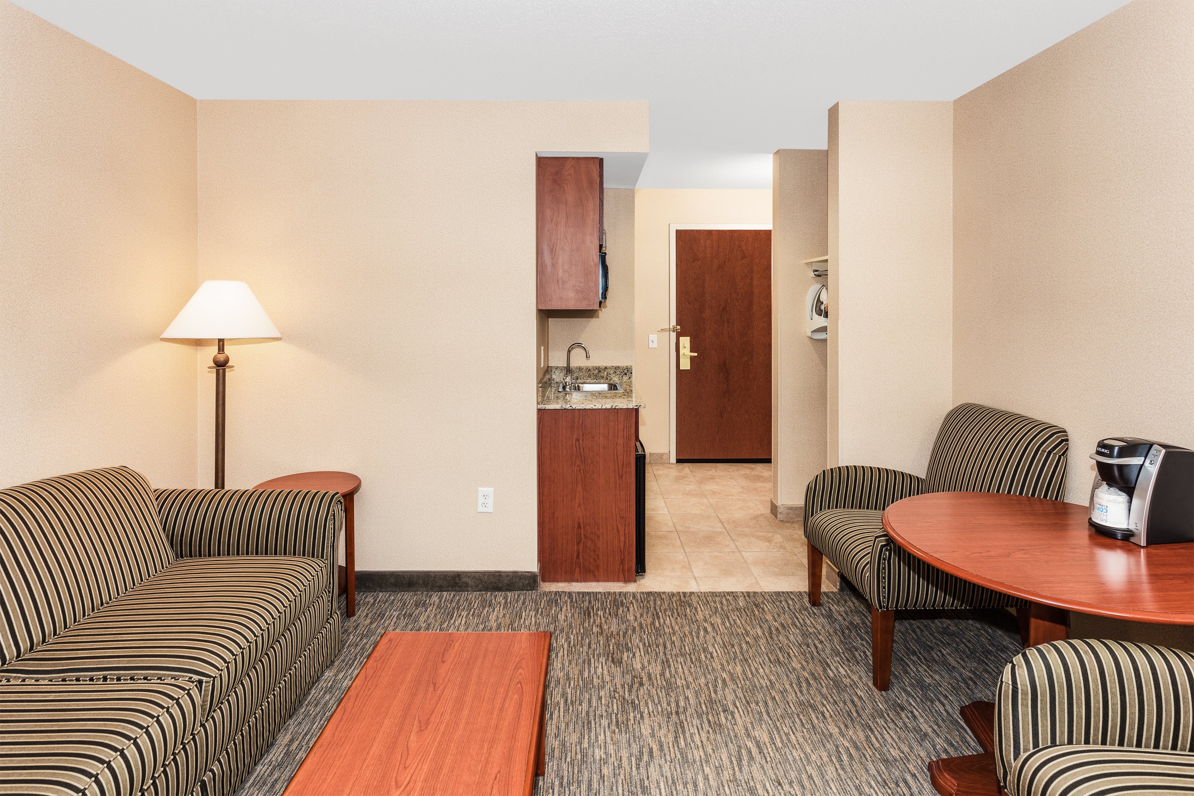 Holiday Inn Express Hotel Suites Hampton South Seabrook 56/78