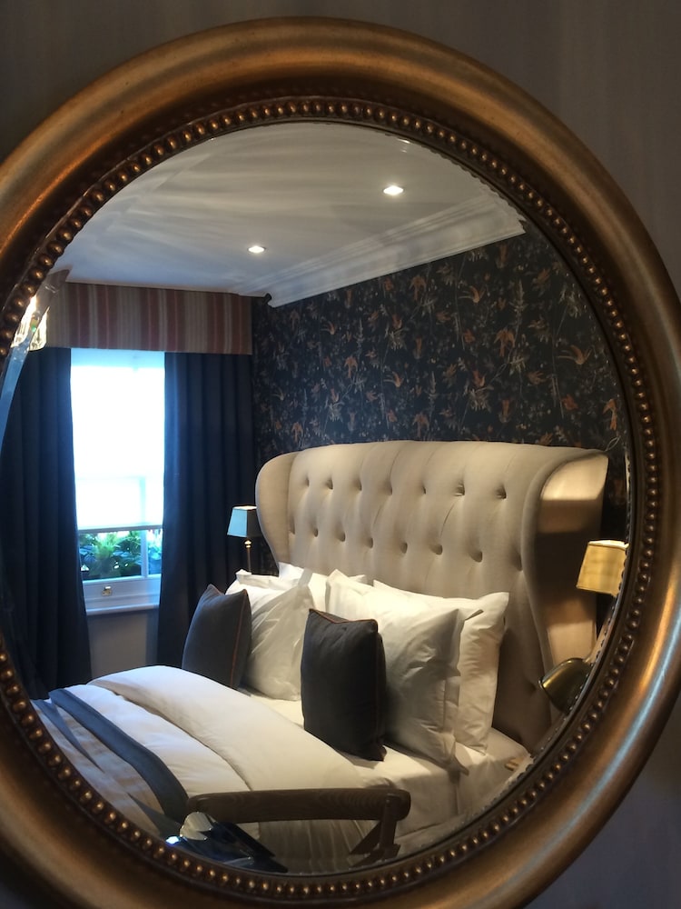The Hayden Pub and Rooms 21/25