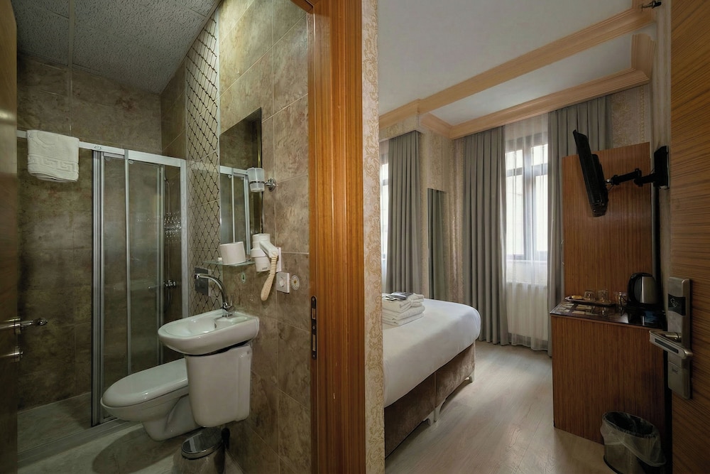 Taksim Maxwell Hotel 61/62