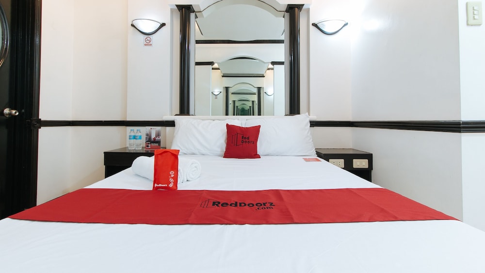 RedDoorz Plus @ Villa Gloria Taguig 8/21