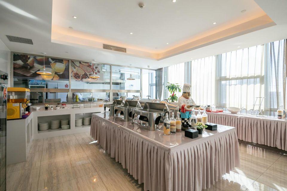 Lavande Hotel (Tianjin Xiangluowan Binhai Railway Station) 22/38