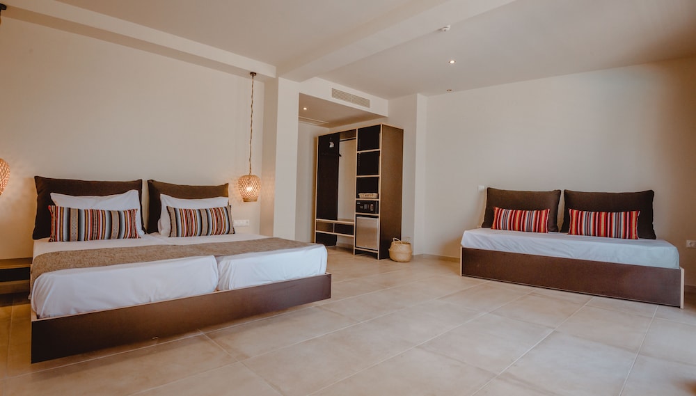 غرفة كبيرة بسرير كوين مع أريكة، Cooks Club Hersonissos - Adults Only 7/10
