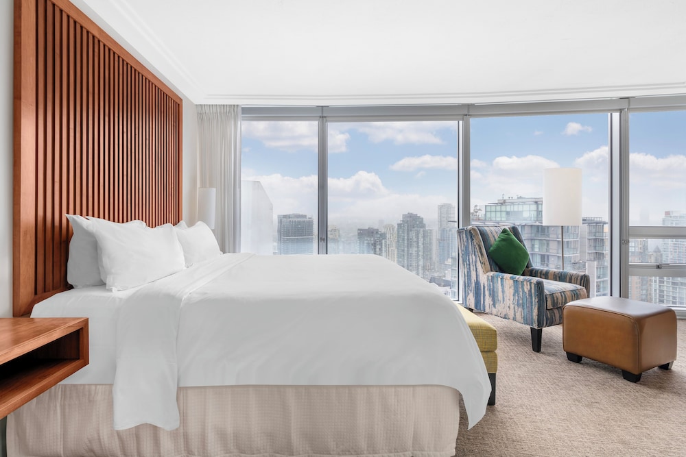 1 Bedroom, Suite, Queen Bed, 2 Bathrooms, Kitchenette
