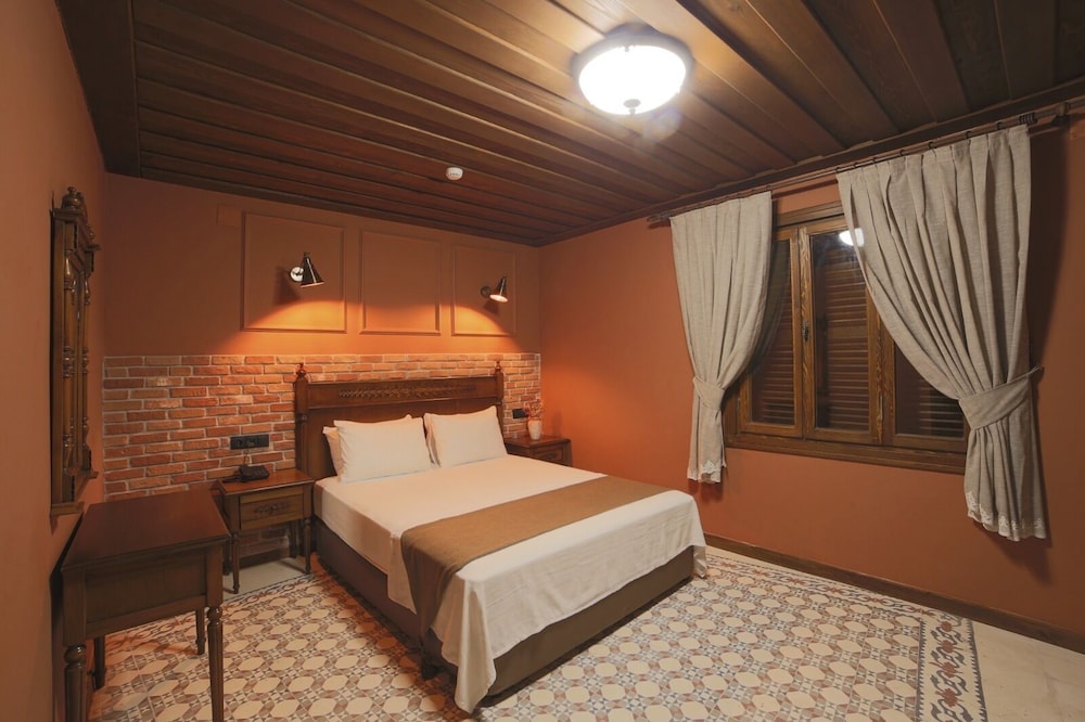 Sam Franss Boutique Hotel 4/22
