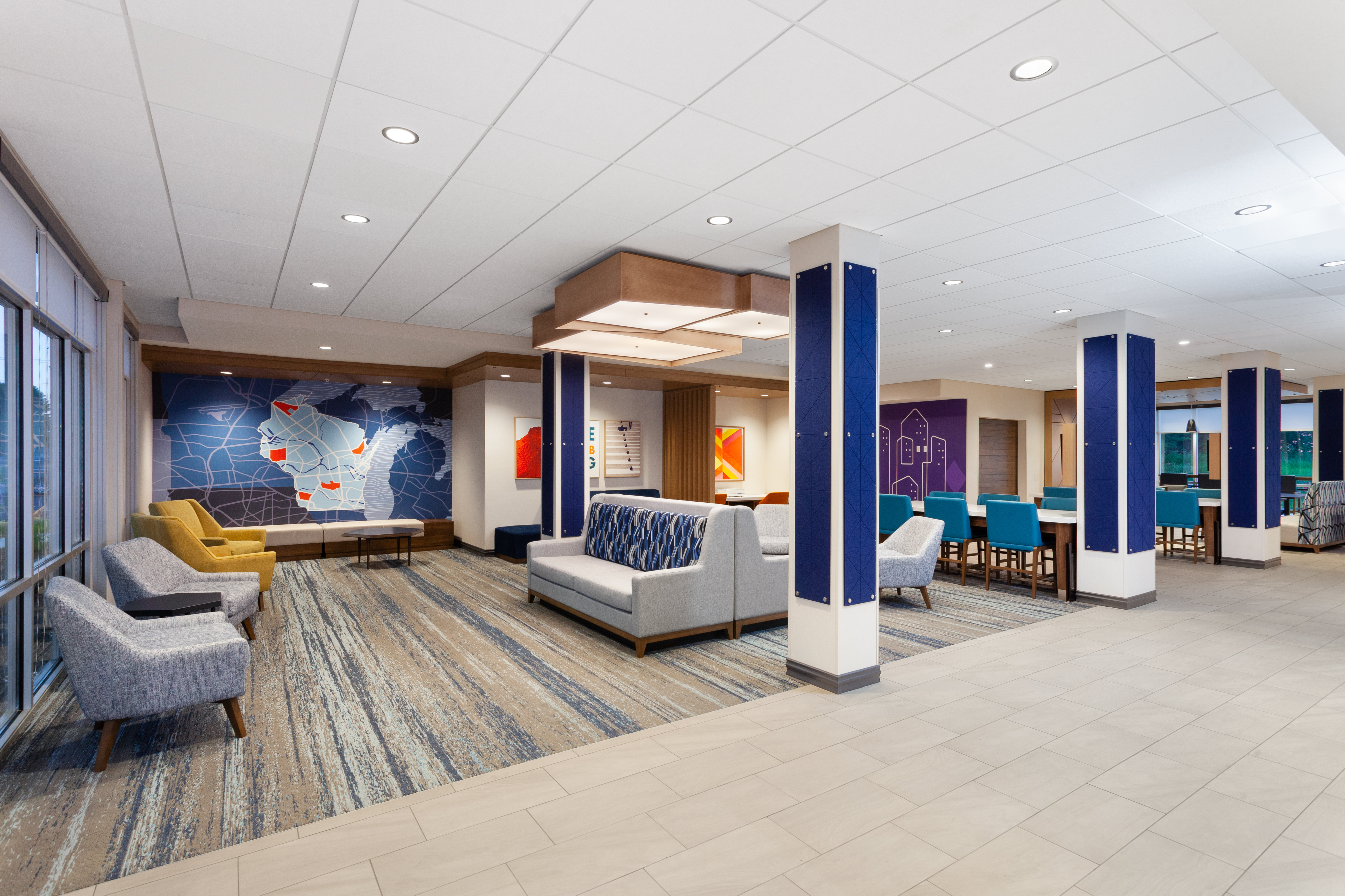Holiday Inn Express & Suites Reedsburg - Dells Area 52/64