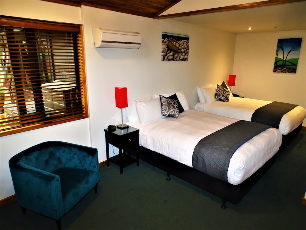 The Marlborough Riverside Hotel 26/48