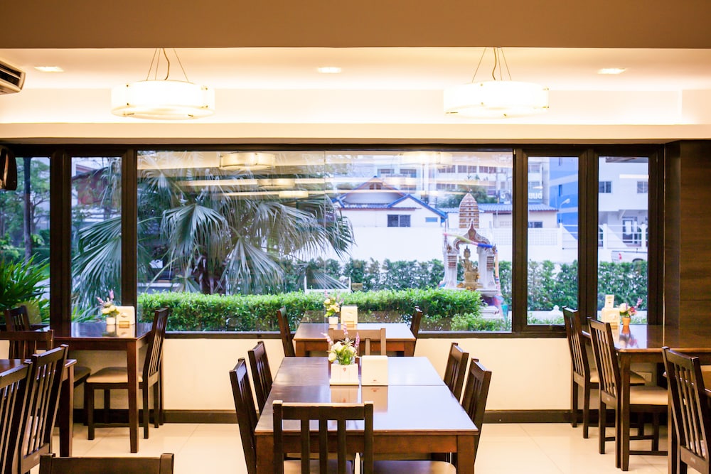 Tara Garden Hotel 34/50