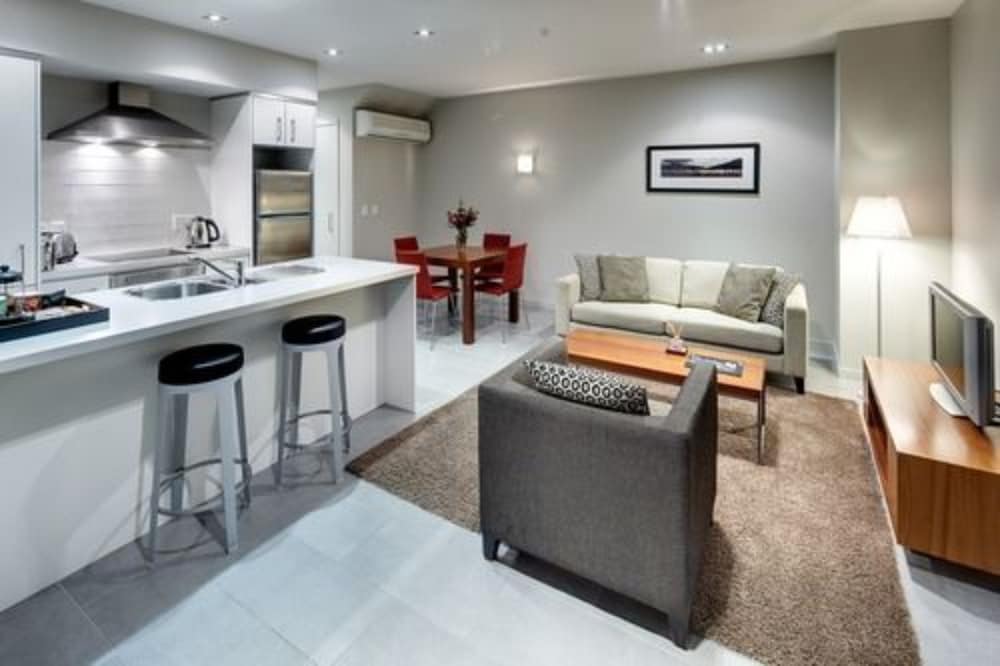 The Waterfront Suites Heritage Collection 30/50