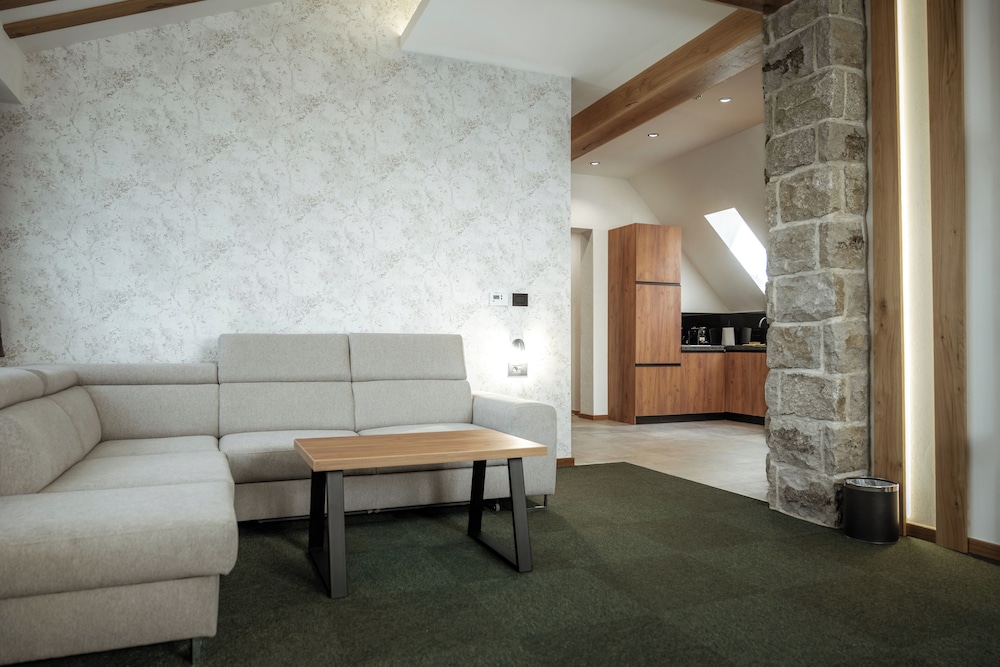 Angelina Apart Hotel&Spa Divcibare 62/83